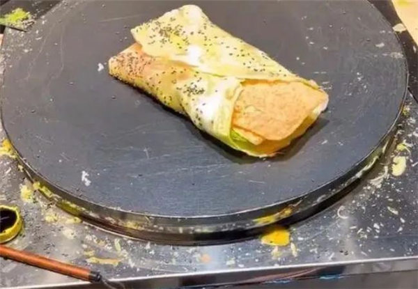 狗头萝莉去摆摊卖煎饼了 你敢信(图5)
