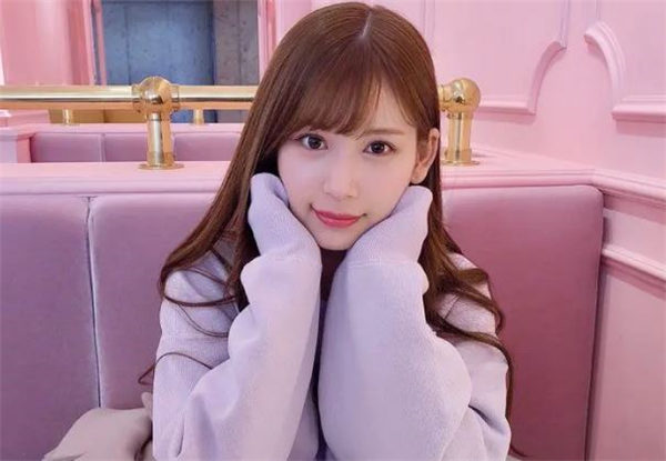 明里紬(明里つむぎ)这位实力有点强(图1)