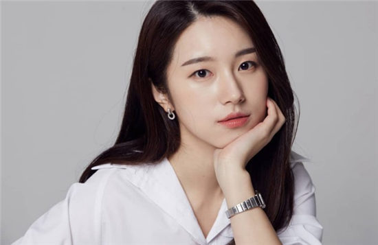 韩国美女数学老师朱睿知 她上课的时候人很多(图1)